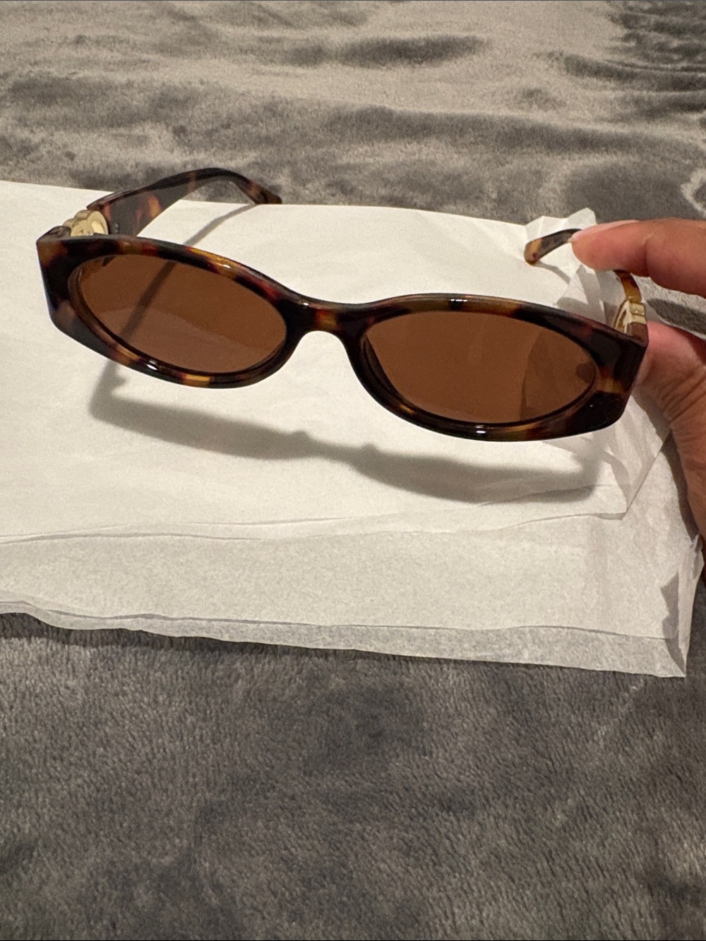Tortoise fashion sunglasses